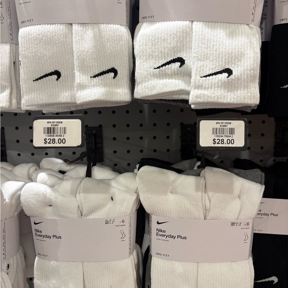 Nike Everyday Plus White and Black Logo Socks